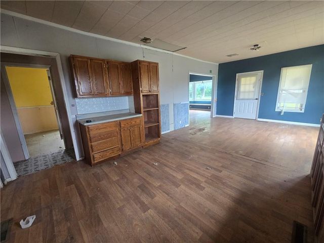 422 S Graham Street, Leeton, MO 64761