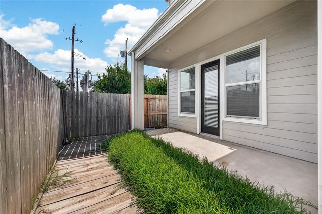 8821 Hollister Pine Court, Houston, TX 77080