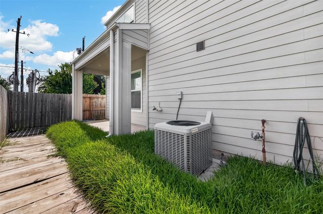 8821 Hollister Pine Court, Houston, TX 77080