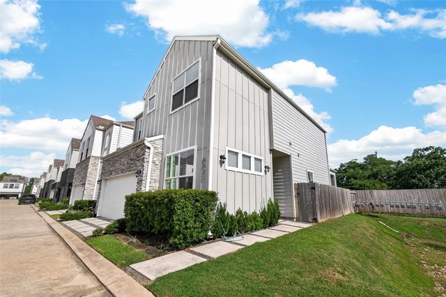 8821 Hollister Pine Court, Houston, TX 77080