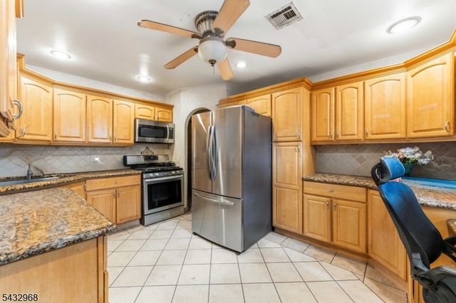 339 Oakwood Ave, Kenilworth Boro, NJ 07033