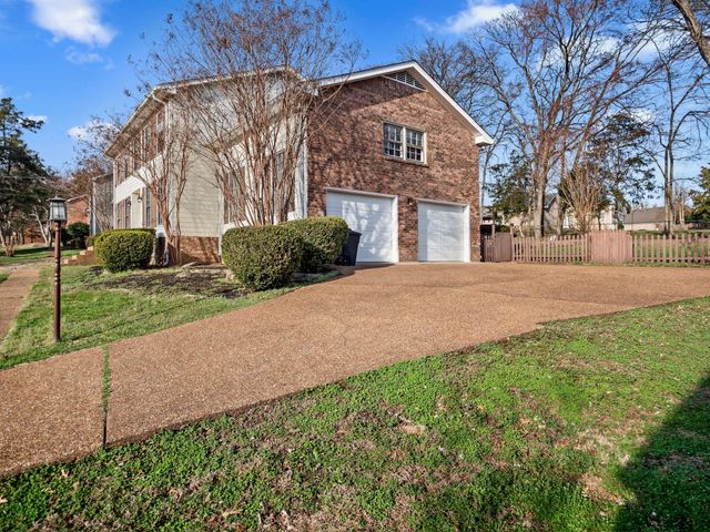 130 Ervin Dr, Hendersonville, TN 37075
