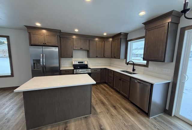 709 ROBIN STREET, New London, WI 54961