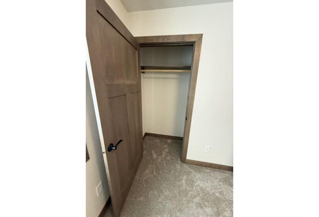 709 ROBIN STREET, New London, WI 54961