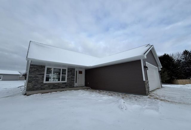 709 ROBIN STREET, New London, WI 54961