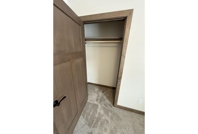 709 ROBIN STREET, New London, WI 54961