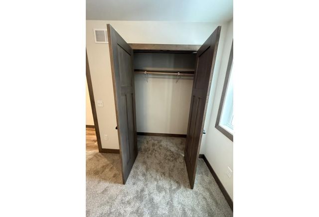 709 ROBIN STREET, New London, WI 54961