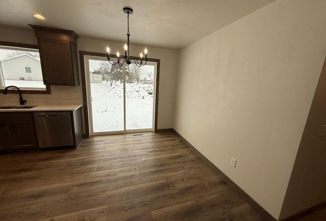 709 ROBIN STREET, New London, WI 54961