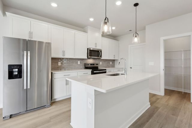 4253 Skyridge Dr, Nashville, TN 37207