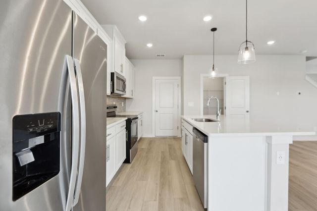 4253 Skyridge Dr, Nashville, TN 37207