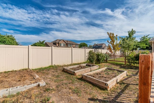 2048 W 400 S, Lehi, UT 84043