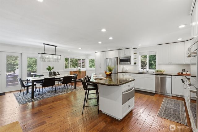 20224 SE 26th Street, Sammamish, WA 98075