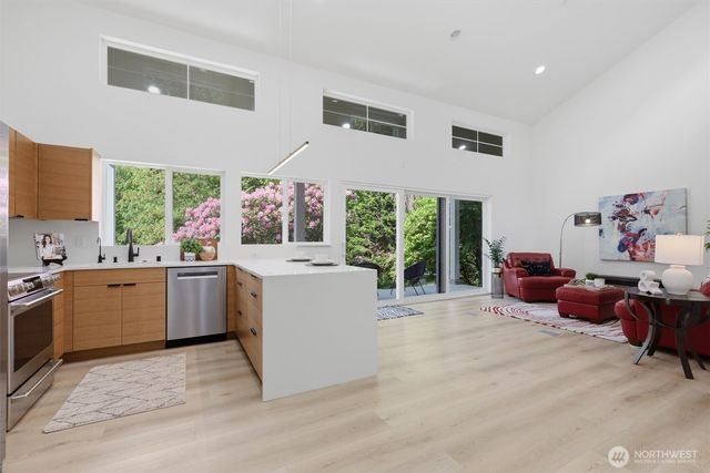 20224 SE 26th Street, Sammamish, WA 98075