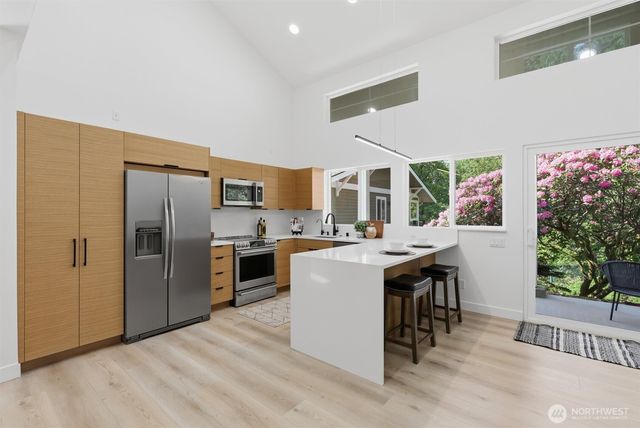 20224 SE 26th Street, Sammamish, WA 98075