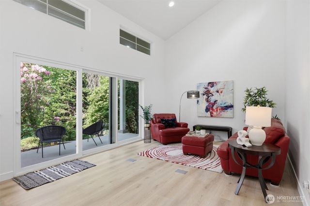 20224 SE 26th Street, Sammamish, WA 98075