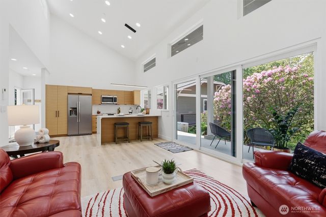 20224 SE 26th Street, Sammamish, WA 98075
