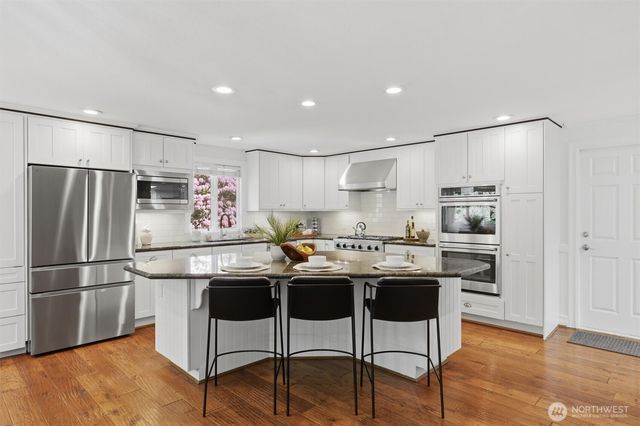 20224 SE 26th Street, Sammamish, WA 98075