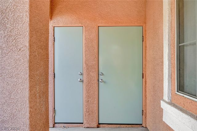 10553 Pine Pointe Avenue 102, Las Vegas, NV 89144