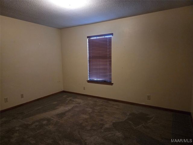 650 HILLSBORO Road, Montgomery, AL 36104