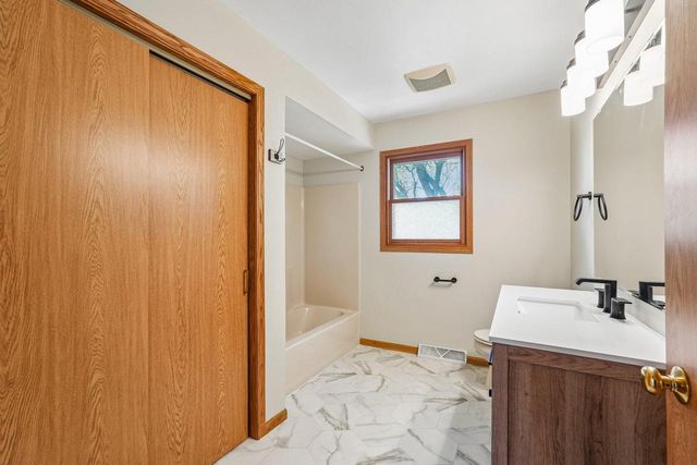 4202 Lake STREET, Burlington, WI 53105