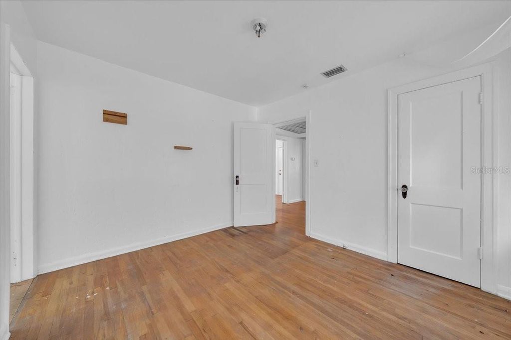 Image 14 of property listing at 3311 W PALMIRA AVENUE, Tampa, FL 33629