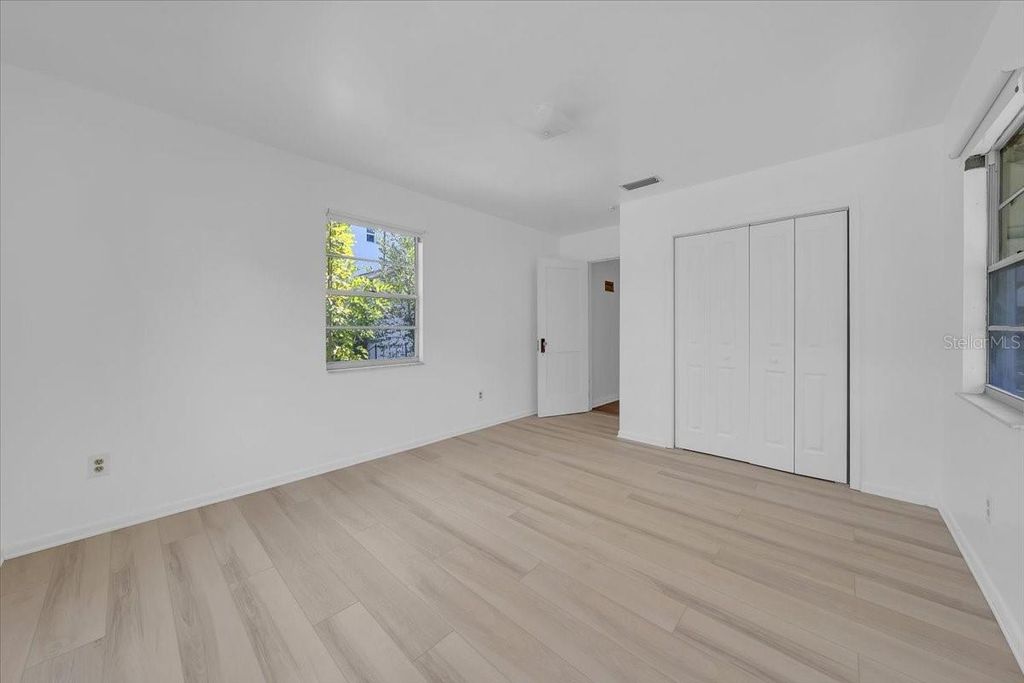 Image 16 of property listing at 3311 W PALMIRA AVENUE, Tampa, FL 33629