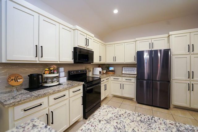 1909 Macquarie Drive, Edinburg, TX 78542