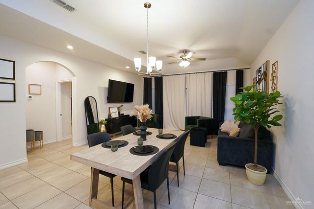 1909 Macquarie Drive, Edinburg, TX 78542