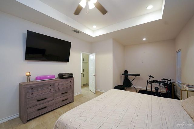 1909 Macquarie Drive, Edinburg, TX 78542