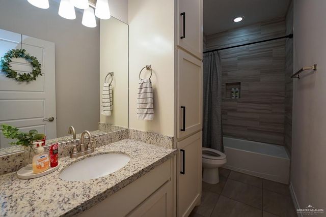 1909 Macquarie Drive, Edinburg, TX 78542