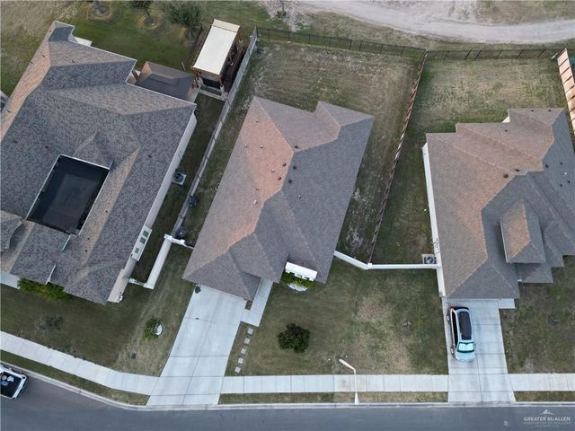 1909 Macquarie Drive, Edinburg, TX 78542