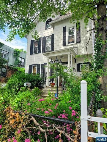 65 Lincoln Street, East Orange, NJ 07017