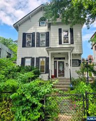 65 Lincoln Street, East Orange, NJ 07017