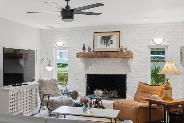 213 Shady Lane, Charleston, SC 29407