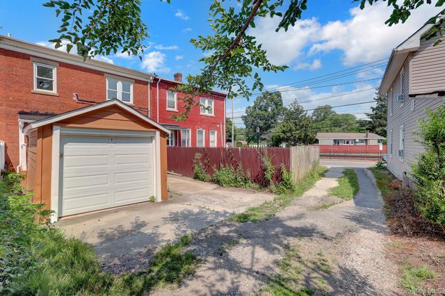 5 Columbia Street, Farmingdale, NY 11735