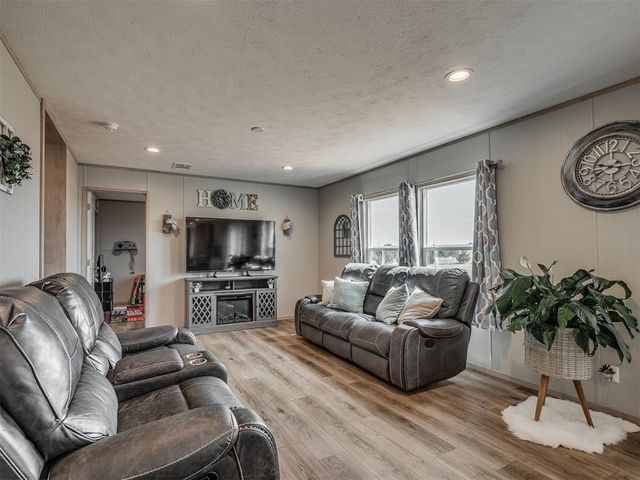 4569 Cumberland Farm Circle, Guthrie, OK 73044