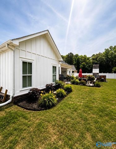 25 Bethel Crest Circle, Hartselle, AL 35640