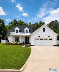 25 Bethel Crest Circle, Hartselle, AL 35640