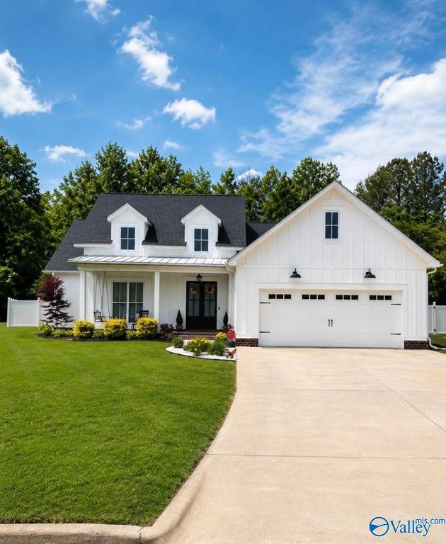25 Bethel Crest Circle, Hartselle, AL 35640