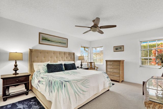 36 SE Saddleback Road, Jupiter, FL 33469