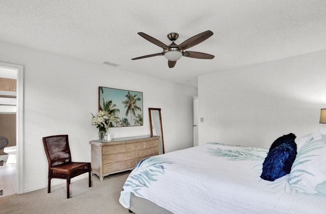 36 SE Saddleback Road, Jupiter, FL 33469