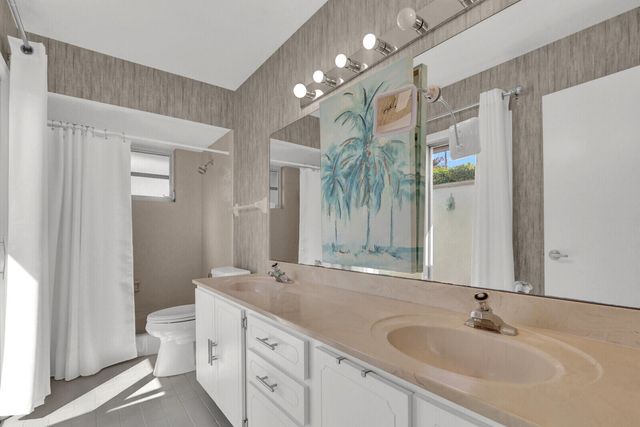 36 SE Saddleback Road, Jupiter, FL 33469