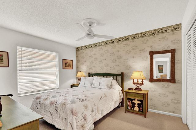 36 SE Saddleback Road, Jupiter, FL 33469