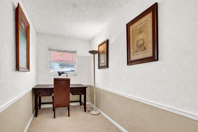 36 SE Saddleback Road, Jupiter, FL 33469