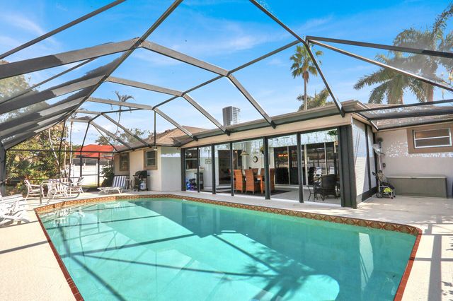 36 SE Saddleback Road, Jupiter, FL 33469