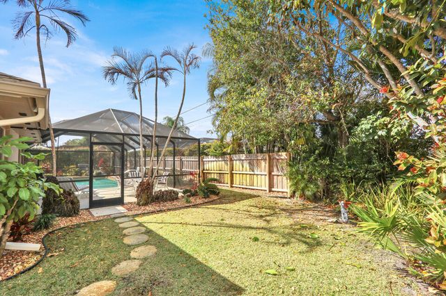 36 SE Saddleback Road, Jupiter, FL 33469