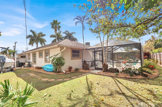 36 SE Saddleback Road, Jupiter, FL 33469