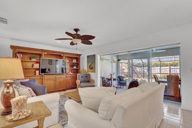 36 SE Saddleback Road, Jupiter, FL 33469