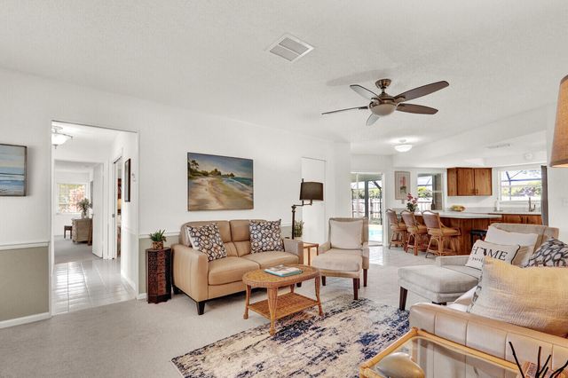 36 SE Saddleback Road, Jupiter, FL 33469