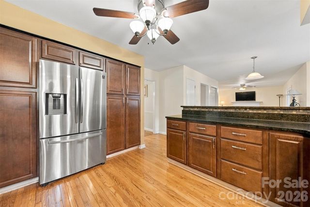 4131 Wandering Lane NE, Hickory, NC 28601
